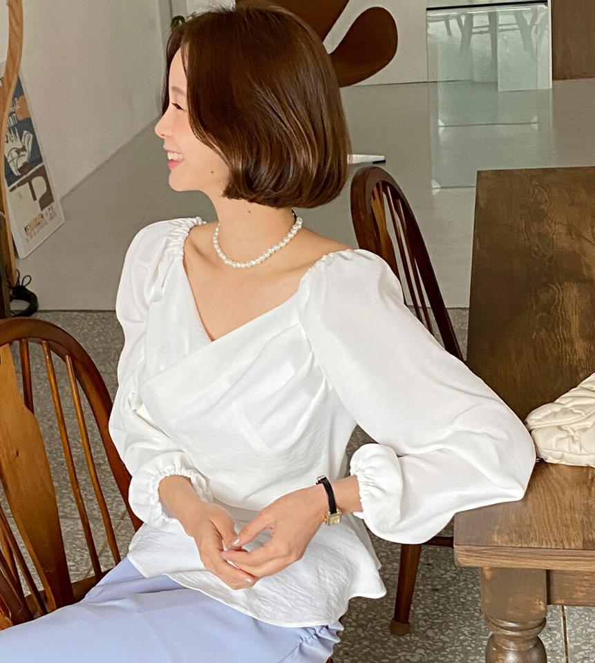 2WAYカシュクールペプラムブラウス・全4色・t66528 レディース 【bl】トップス ブラウス 長袖 ペプラム カシュクール デコルテ 鎖骨 フェミニン 単色 上品 きれいめ とな ゴム ギャザー オフショルダー 2way 春 秋 韓国ファッション