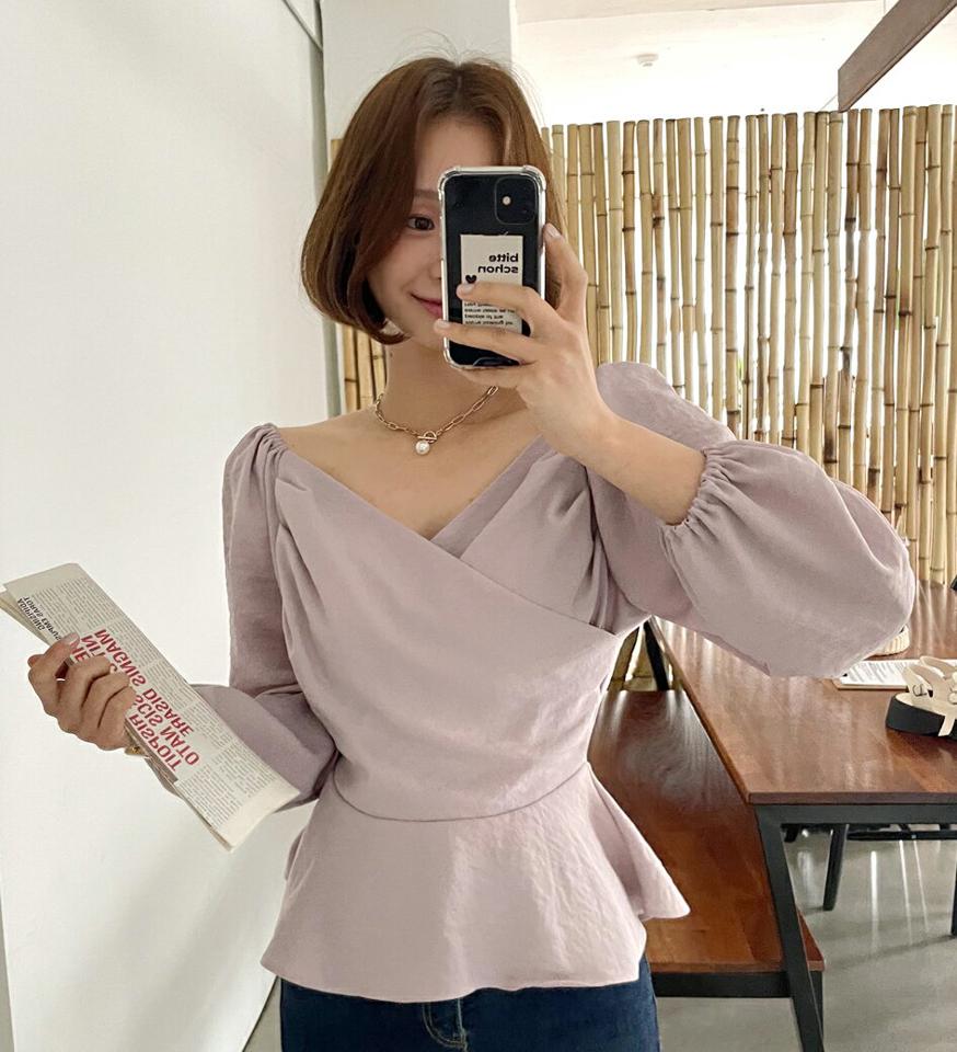 2WAYカシュクールペプラムブラウス・全4色・t66528 レディース 【bl】トップス ブラウス 長袖 ペプラム カシュクール デコルテ 鎖骨 フェミニン 単色 上品 きれいめ とな ゴム ギャザー オフショルダー 2way 春 秋 韓国ファッション