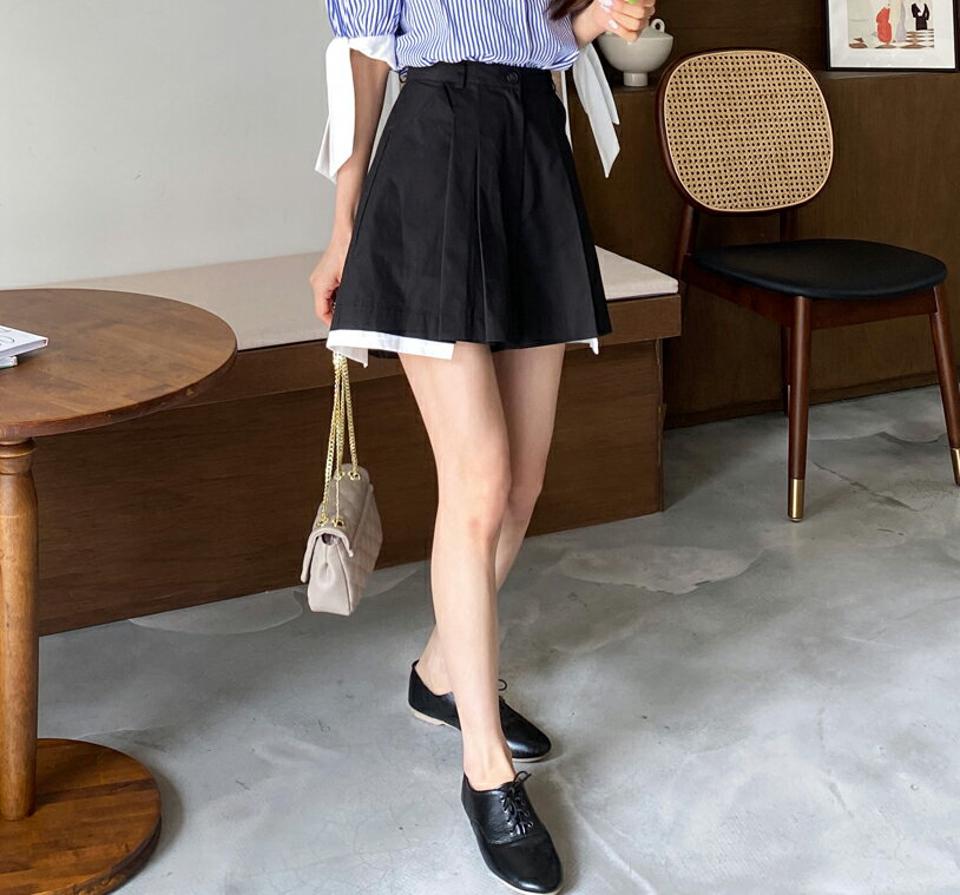 配色へムツータックショートパンツ・全2色・b66543 レディース 【pt】パンツ ズボン ショートパンツ 短パン タック ワイド 台形 体型カバー ハイウエスト 大人 カジュアル ユニーク ベルトループ レイヤード風 春 夏 韓国ファッション