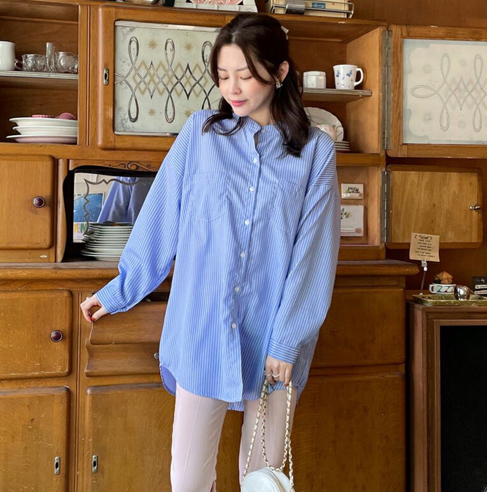 バンドカラーストライプシャツ・全2色・t00628 レディース 【bl】韓国ファッション トップス シャツ 長袖 バンドカラー ストライプ カフスボタン アウトポケット ドロップショルダー ルーズ シンプル カジュアル フェミニン 体型カバー 春 秋