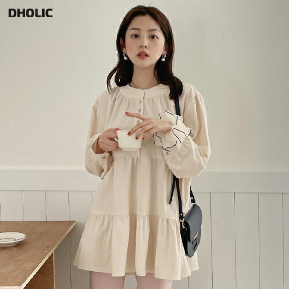 ハーフボタンティアードブラウス・全2色・t00627 レディース 【bl】韓国ファッション トップス ブラウス 長袖 ラウンドネック ハーフボタン ティアード パフスリーブ 可愛い かわいい シンプル カジュアル フェミニン 体型カバー 春 秋