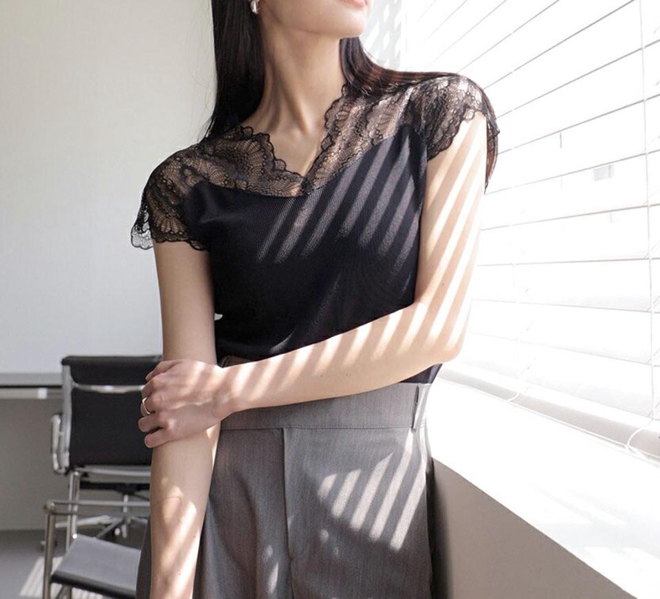スリムレースVネックニット・全3色 レディース 【tops】トップス ニット Vネック フレンチスリーブ レース 透け感 シアー パステル 柄 模様 ガーリー フェミニン 可愛い かわいい 韓国ファッション ハイホリHIHOLLI