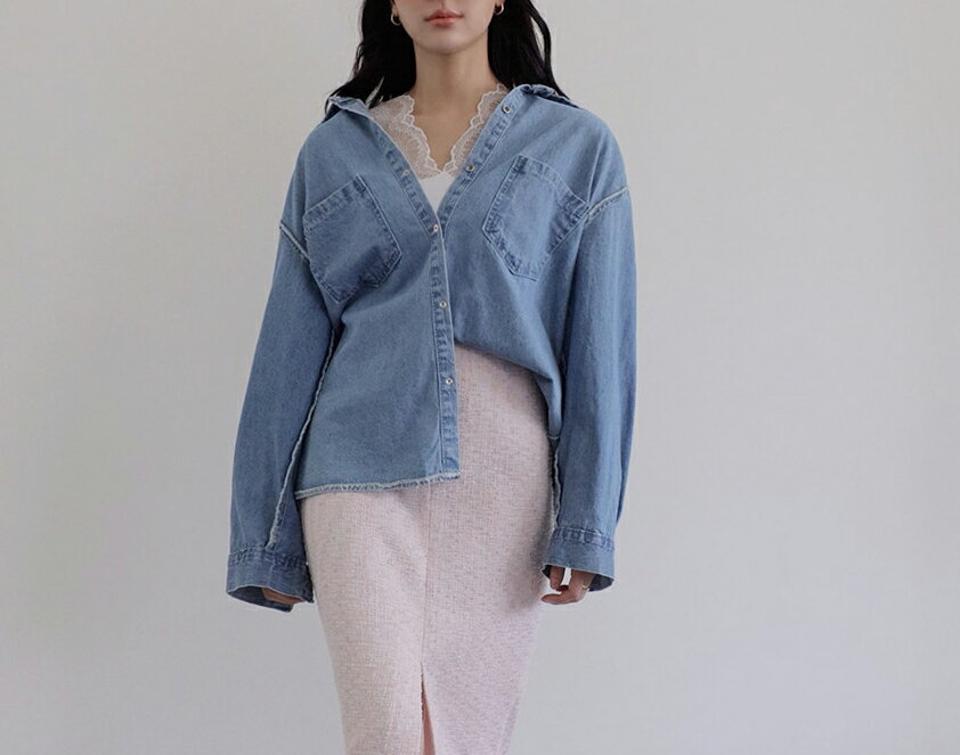 リバーシブルデニムシャツ・全2色 レディース 【bl】シャツ トップス 長袖 デニム リバーシブル 襟 ボタン アウター カジュアル シンプル ラフ 春 秋 フリンジ オーバーフィット 体型カバー 可愛い かわいい 韓国ファッション ハイホリHIHOLLI