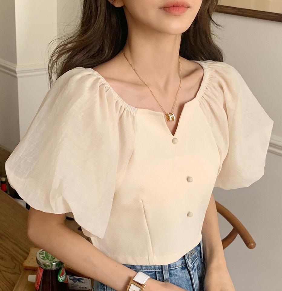 パフクロップドブラウス・全3色・b66970 レディース 【bl】トップス ブラウス 半袖 ハーフスリーブ クロップド丈 短丈 パフ袖 パフスリーブ 単色 無地 シンプル ボリューム袖 ラグランスリーブ 二の腕カバー ゴム Vネック 春 夏 韓国ファッション