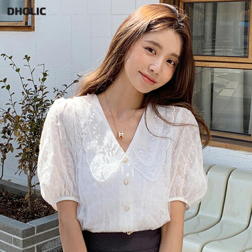 ドットフェイクパールカラーブラウス・全2色・b66973 レディース 【bl】トップス ブラウス 半袖 ハーフスリーブ パールボタン 襟 レース ドット柄 襟コン メッシュ 透け感 シースルー フェミニン アイレット スカラップ 春 夏 韓国ファッション