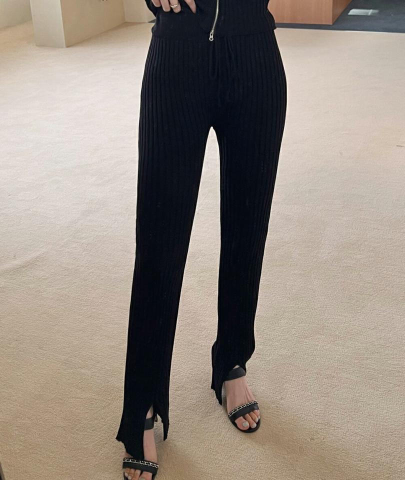 ニットスリットパンツ・全3色 レディース 【pt】パンツ ロング丈 ニット スリット 単色 無地 シンプル サマーニット リブ 楽ちん 春 秋 ハイウエスト フレア 脚長 ウエストゴム フェミニン カジュアル 韓国ファッション ハイホリHIHOLLI