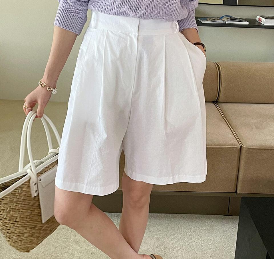 コットンワイドハーフパンツ・全2色 レディース 【pt】パンツ ハーフ丈 単色 無地 シンプル ワイド コットン 綿 パステル 春 夏 カジュアル ナチュラル ハイウエスト 可愛い かわいい 韓国ファッション ハイホリHIHOLLI