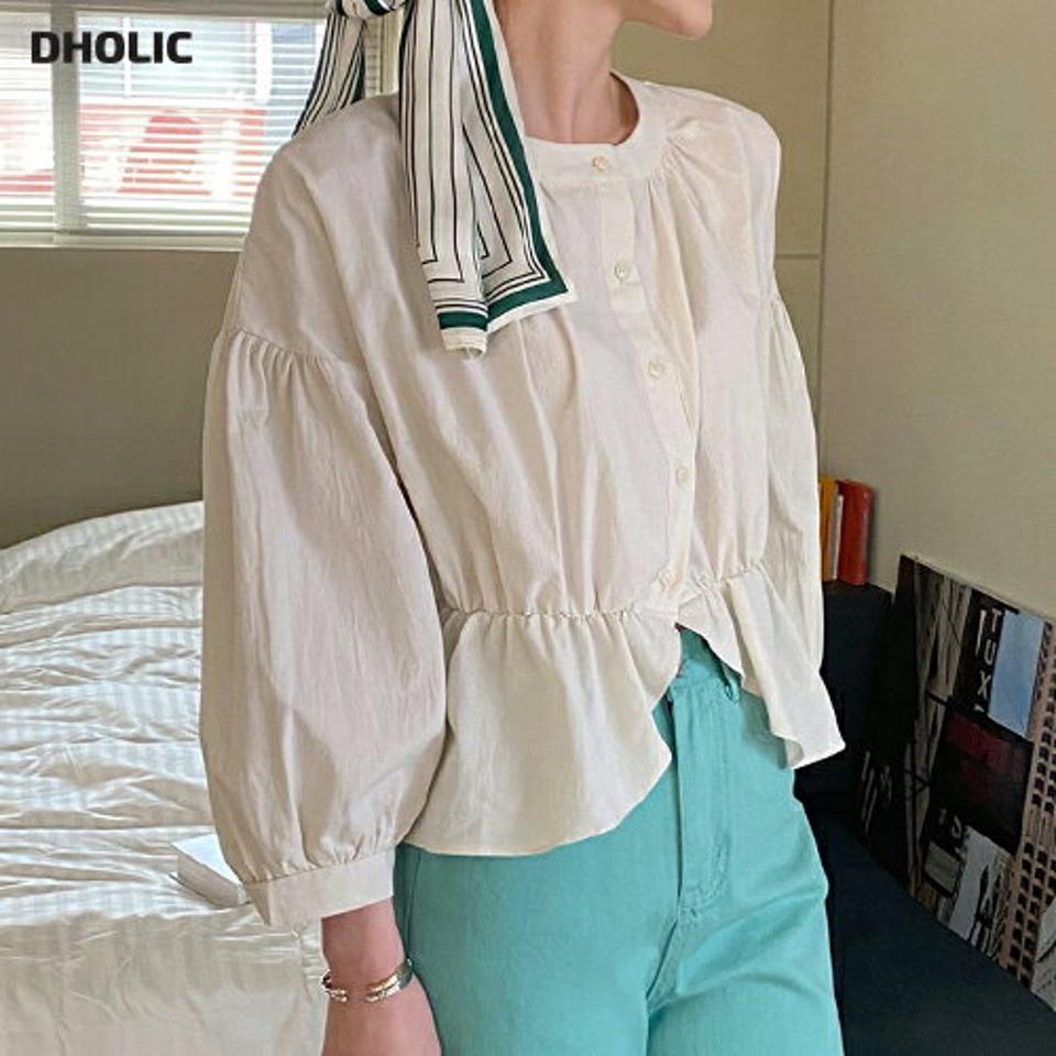 ペプラムクロップドブラウス・全3色 レディース 【bl】ブラウス トップス 単色 無地 シンプル ベーシック ボタン 長袖 クロップド丈 ペプラム 体型カバー フェミニン 上品 可愛い かわいい 春 秋 韓国ファッション ハイホリHIHOLLI