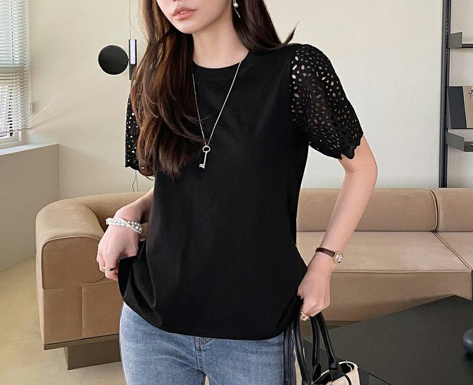 【10%OFF】アイレットレーススリーブTシャツ・全3色 レディース 【tops】トップス 半袖 Tシャツ 単色 スカラップ レース 透け感 カジュアル 上品 フェミニン 春 夏 アイボリー グリーン ブラック 二の腕カバー 韓国ファッション ハイホリHIHOLLI セール SALE