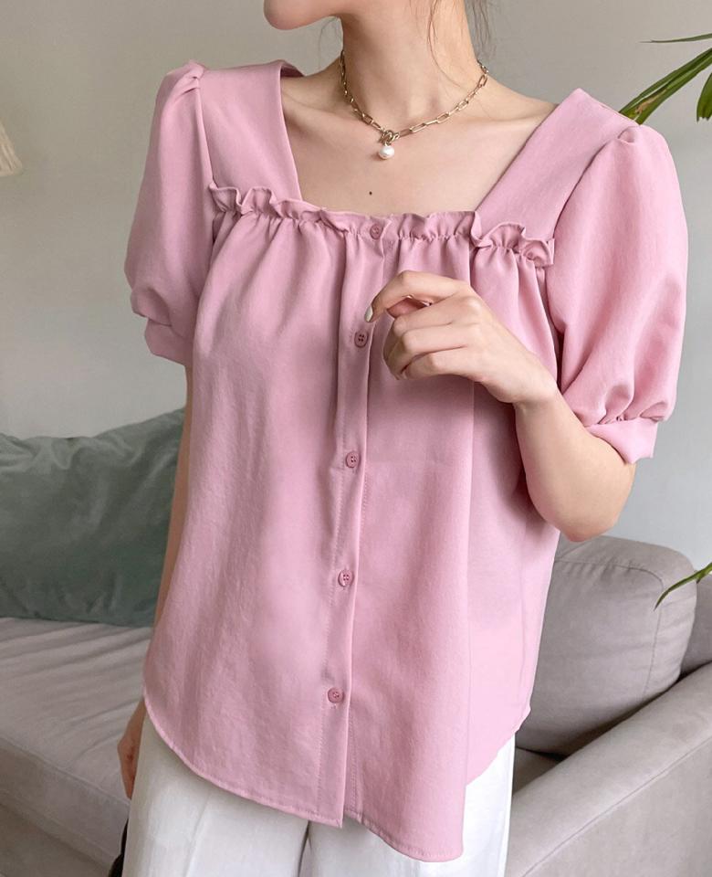スクエアフリルボタンブラウス・全4色・t66567 レディース 【bl】トップス ブラウス 半袖 スクエアネック フリル パフ袖 パフスリーブ 単色 無地 シンプル かわいい 可愛い 大人 デコルテ 鎖骨 ピンク パステル 春 夏 韓国ファッション