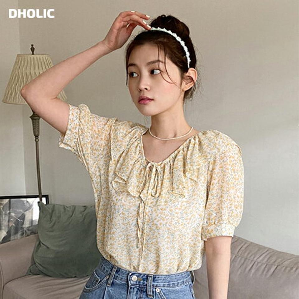 花柄リボンフリルカラーブラウス・全3色・b66568 レディース 【bl】トップス ブラウス 半袖 花柄 小花柄 フリル 襟コン ガーリー レトロ フェミニン かわいい 可愛い りぼん パフ袖 パフスリーブ 春 夏 韓国ファッション