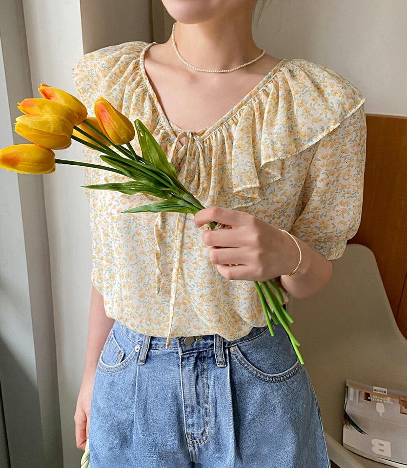 花柄リボンフリルカラーブラウス・全3色・b66568 レディース 【bl】トップス ブラウス 半袖 花柄 小花柄 フリル 襟コン ガーリー レトロ フェミニン かわいい 可愛い りぼん パフ袖 パフスリーブ 春 夏 韓国ファッション