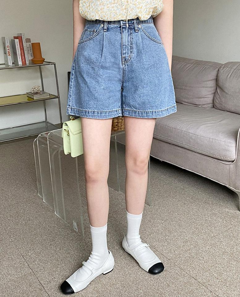 ワンタックショートデニムパンツ・全1色・t66585 レディース 【pt】パンツ ズボン ショートパンツ 短パン デニム タック シンプル カジュアル ハイウエスト レトロ ラフ 春 夏 韓国ファッション