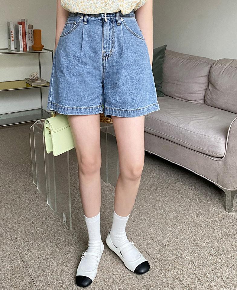 ワンタックショートデニムパンツ・全1色・t66585 レディース 【pt】パンツ ズボン ショートパンツ 短パン デニム タック シンプル カジュアル ハイウエスト レトロ ラフ 春 夏 韓国ファッション