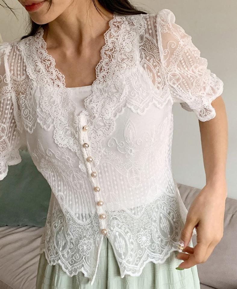 キャミ付パール調ボタンレースブラウス・全2色・b66569 レディース 【bl】トップス ブラウス 半袖 ハーフスリーブ レース 総レース スリーブレス ノースリーブ キャミソール パールボタン フェミニン 上品 透け感 シアー 春 夏 韓国ファッション