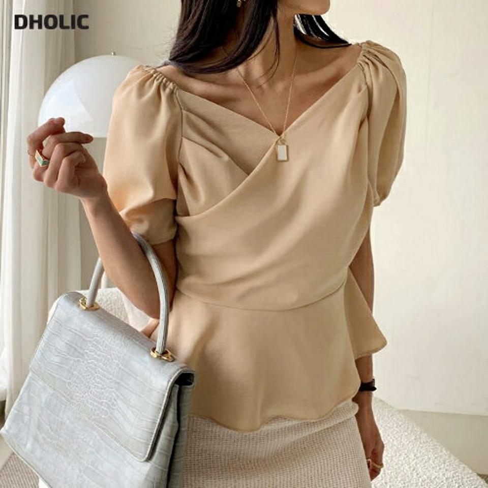 カシュクールペプラムパフブラウス・全3色・t72130 レディース 【bl】トップス ブラウス 半袖 Vネック クロップド丈 カシュクール パフスリーブ 無地 シンプル カジュアル フェミニン 体型カバー 夏 春 秋 韓国ファッション ハイホリHIHOLLI