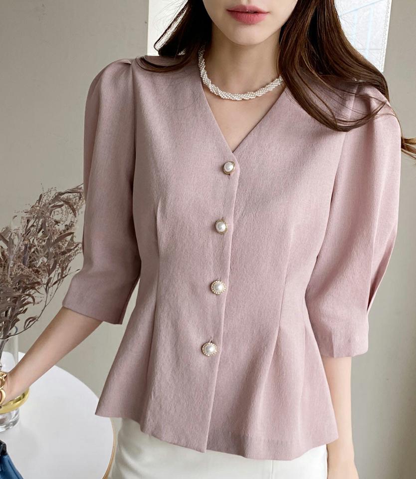 【スーパーセール特価】タックフェイクパールボタンブラウス・全3色・b72129 レディース 【bl】トップス ブラウス 7分袖 Vネック タック フェイクパール ボタン 無地 シンプル カジュアル フェミニン 体型カバー 夏 春 秋 韓国ファッション ハイホリHIHOLLI