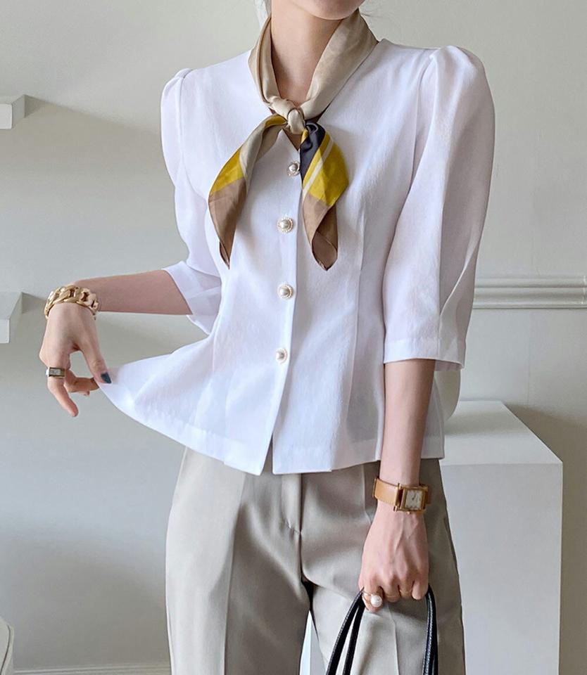 【スーパーセール特価】タックフェイクパールボタンブラウス・全3色・b72129 レディース 【bl】トップス ブラウス 7分袖 Vネック タック フェイクパール ボタン 無地 シンプル カジュアル フェミニン 体型カバー 夏 春 秋 韓国ファッション ハイホリHIHOLLI