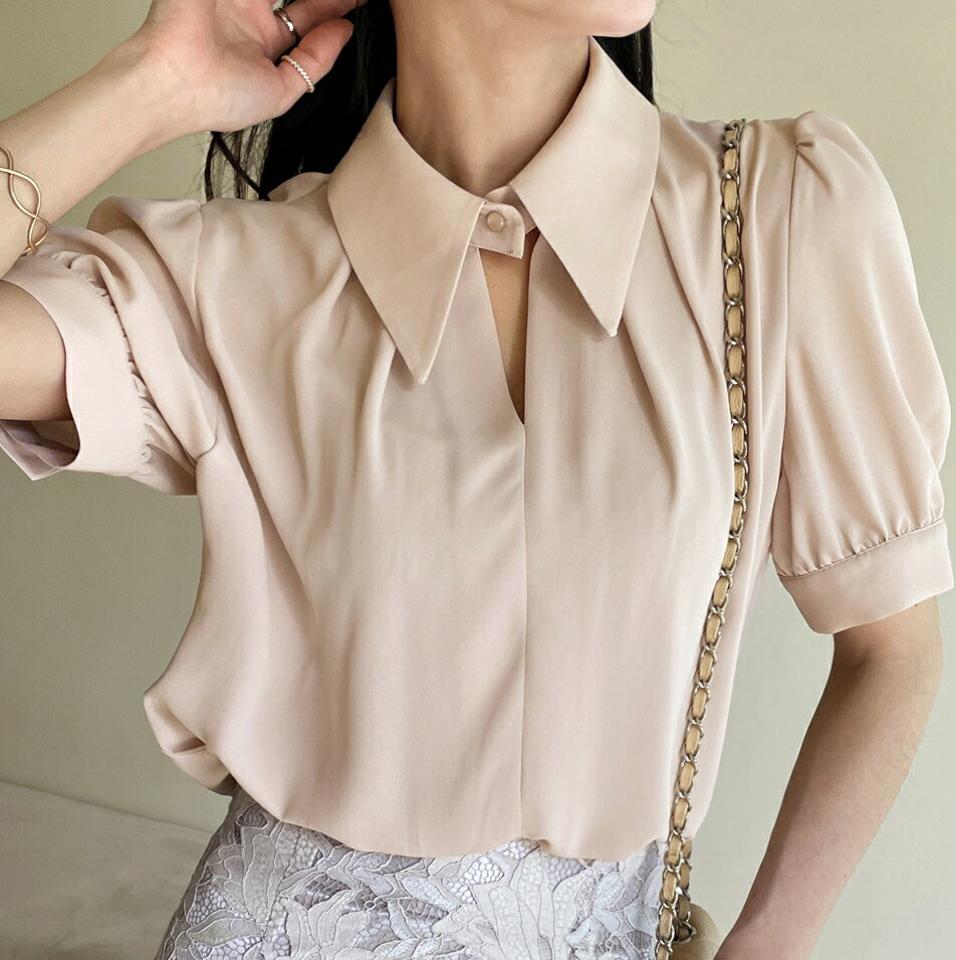 カットアウトカラーネックブラウス・全3色・t71954 レディース 【bl】ブラウス トップス 半袖 無地 単色 シンプル 襟 襟コン パフスリーブ パフ袖 二の腕カバー カットアウト 春 夏 フェミニン かわいい 可愛い 韓国ファッション ハイホリHIHOLLI