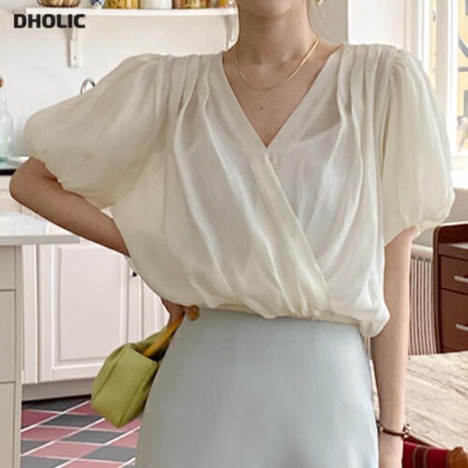 タックVネックバルーンブラウス・全4色・t00670 レディース 【bl】トップス ブラウス 半袖 ハーフスリーブ 袖コン バルーンスリーブ 透け感 シアー シースルー フェミニン かわいい 可愛い 二の腕カバー 春 夏 韓国ファッション