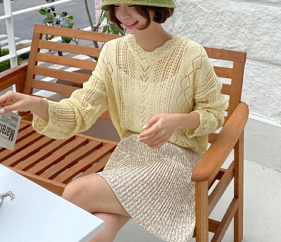 Vネックパターンパンチングニット・全5色・t00484 レディース 【tops】トップス ニット 長袖 透け感 シアー シースルー 単色 カジュアル ラフ Vネック クロップド丈 スカラップ アクリルニット 春 秋 韓国ファッション