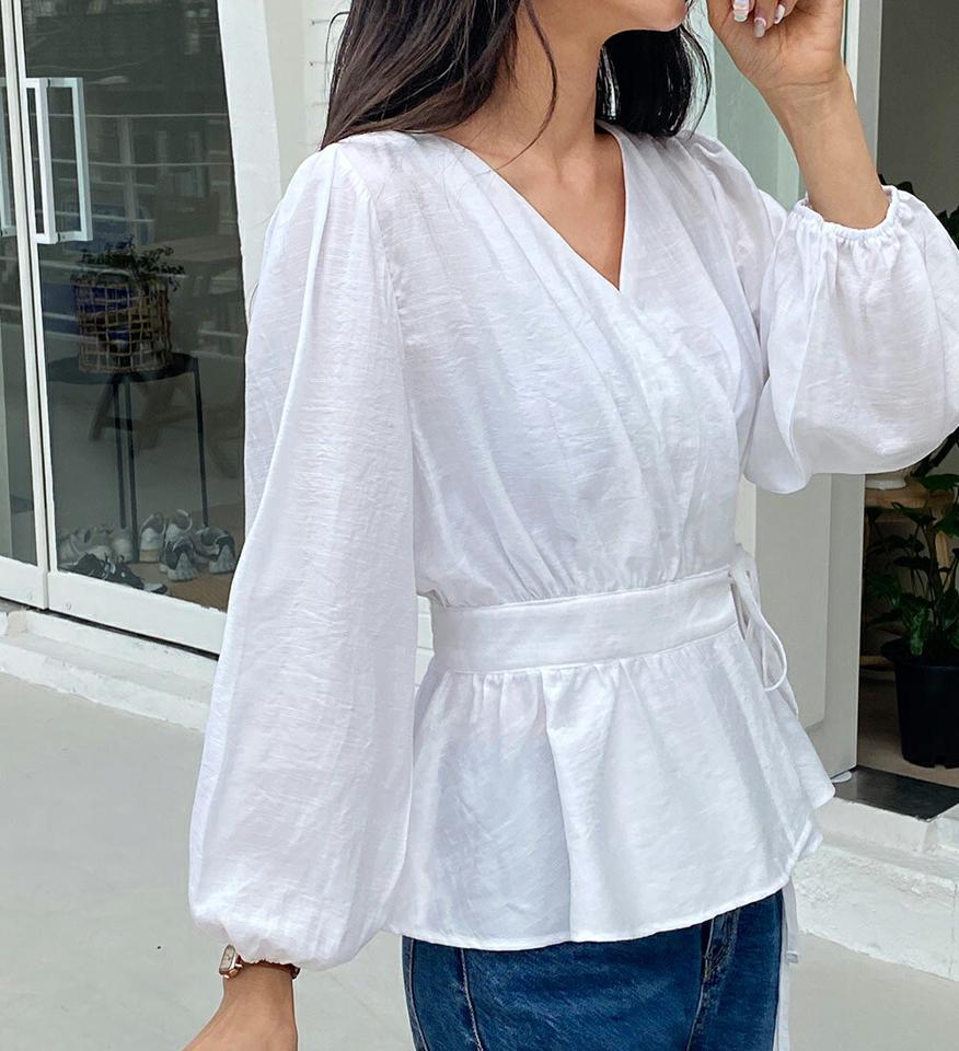 Vネックラップパフブラウス・全3色・t00497 レディース 【bl】トップス ブラウス 長袖 ペプラム ラップデザイン パフ袖 パフスリーブ ゴム フェミニン かわいい 単色 シンプル ウエストマーク 春 秋 韓国ファッション