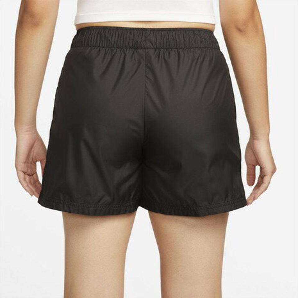 ナイキ（NIKE）（レディース）ショートパンツ 短パン ランニング ブラック 黒 ウィメンズ レペル ミッドライズ 撥水 DM6761-010