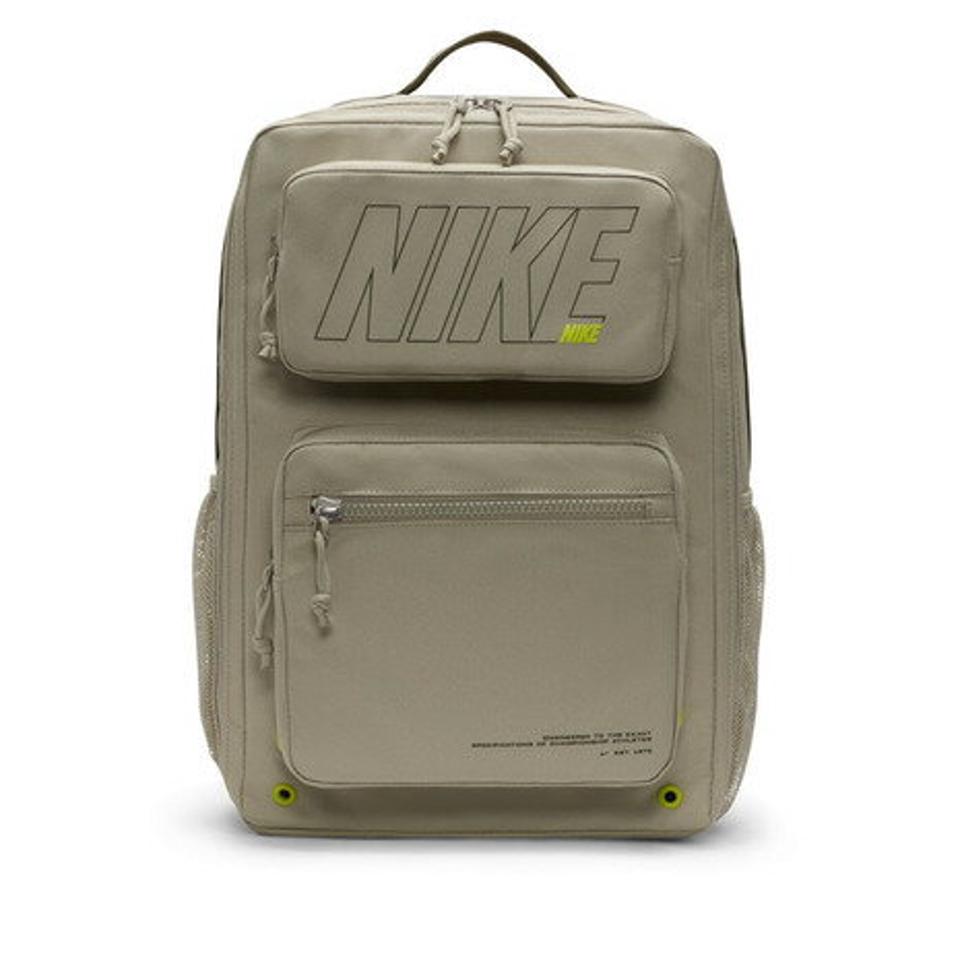 ナイキ（NIKE） ユーティリティ スピード グラフィック バックパック DO6613-230 （メンズ、レディース）