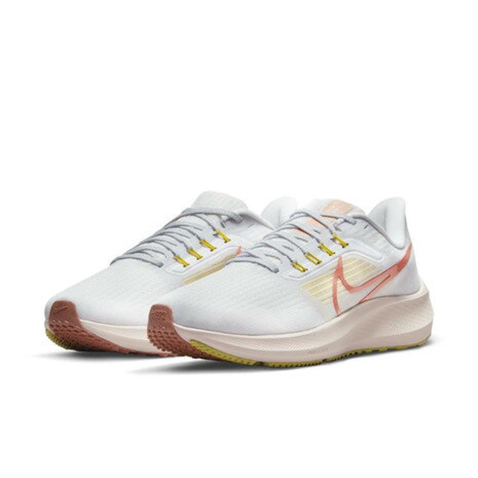 ナイキ（NIKE）（レディース）ランニングシューズ エア ズーム ペガサス 39 ライラック DH4072-501 スニーカー ジョギング トレーニング 駅伝 部活 マラソン