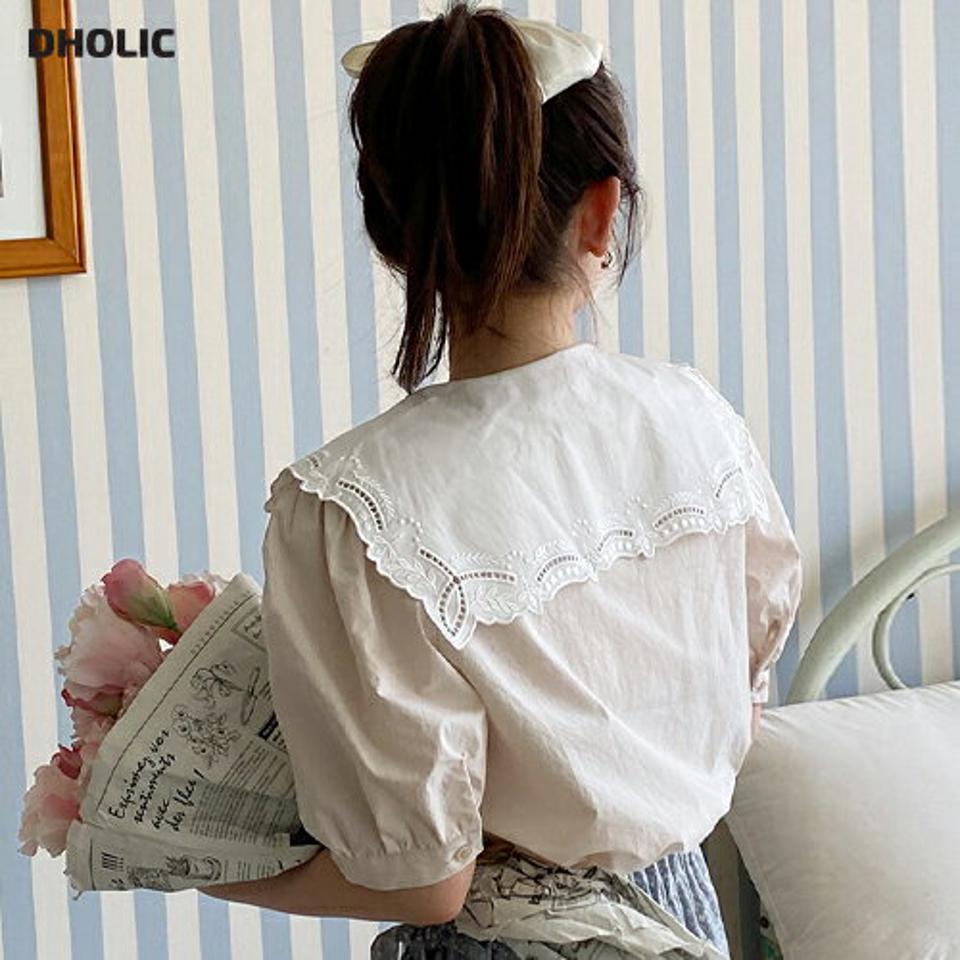 ビッグレースカラーパフブラウス・全2色・t67025 レディース 【bl】トップス ブラウス 半袖 ハーフスリーブ レース 襟コン 大きい襟 パフ袖 パフスリーブ ガーリー かわいい 可愛い 大人 アイレット セーラーカラー 春 夏 韓国ファッション