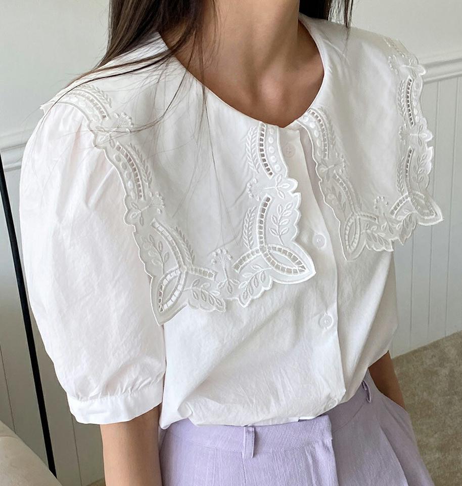 ビッグレースカラーパフブラウス・全2色・t67025 レディース 【bl】トップス ブラウス 半袖 ハーフスリーブ レース 襟コン 大きい襟 パフ袖 パフスリーブ ガーリー かわいい 可愛い 大人 アイレット セーラーカラー 春 夏 韓国ファッション