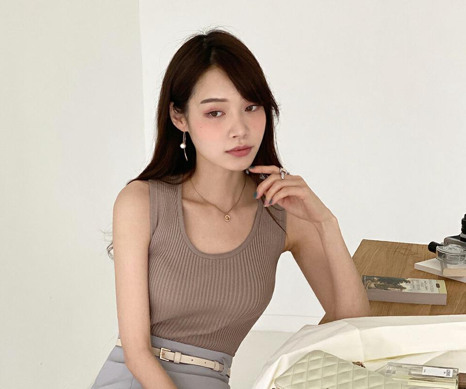 リブニットノースリーブ・全5色・t00438 レディース 【tops】トップス ノースリーブ スリーブレス 単色 無地 シンプル リブ ニット Uネック 鎖骨 デコルテ スリム カジュアル パステル 可愛い かわいい 春 夏 韓国ファッション ハイホリHIHOLLI