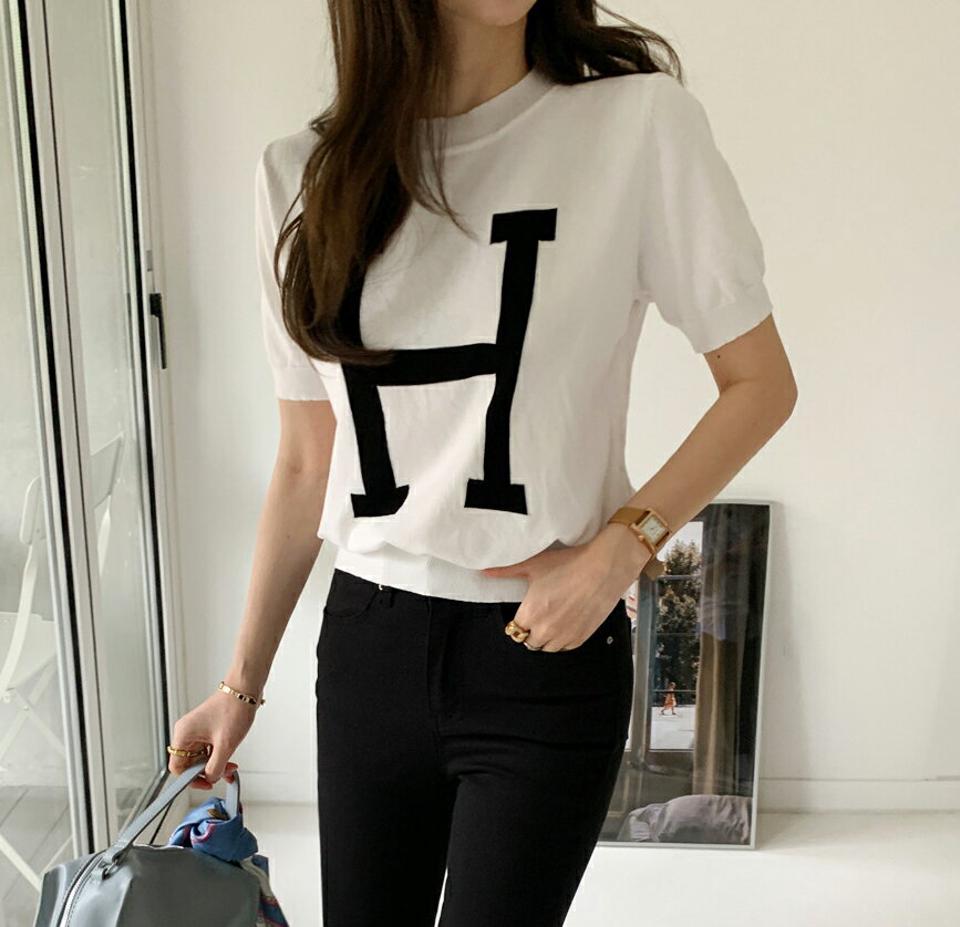 ≪人気商品再入荷≫Hロゴニット・全2色・b00441 レディース 【tops】トップス ニット 半袖 ロゴ ロゴT 配色 模様 柄 クロップド丈 サマーニット 春 夏 カジュアル きれいめ 大人っぽ 楽ちん モノクロ ブラック ホワイト 韓国ファッション ハイホリHIHOLLI