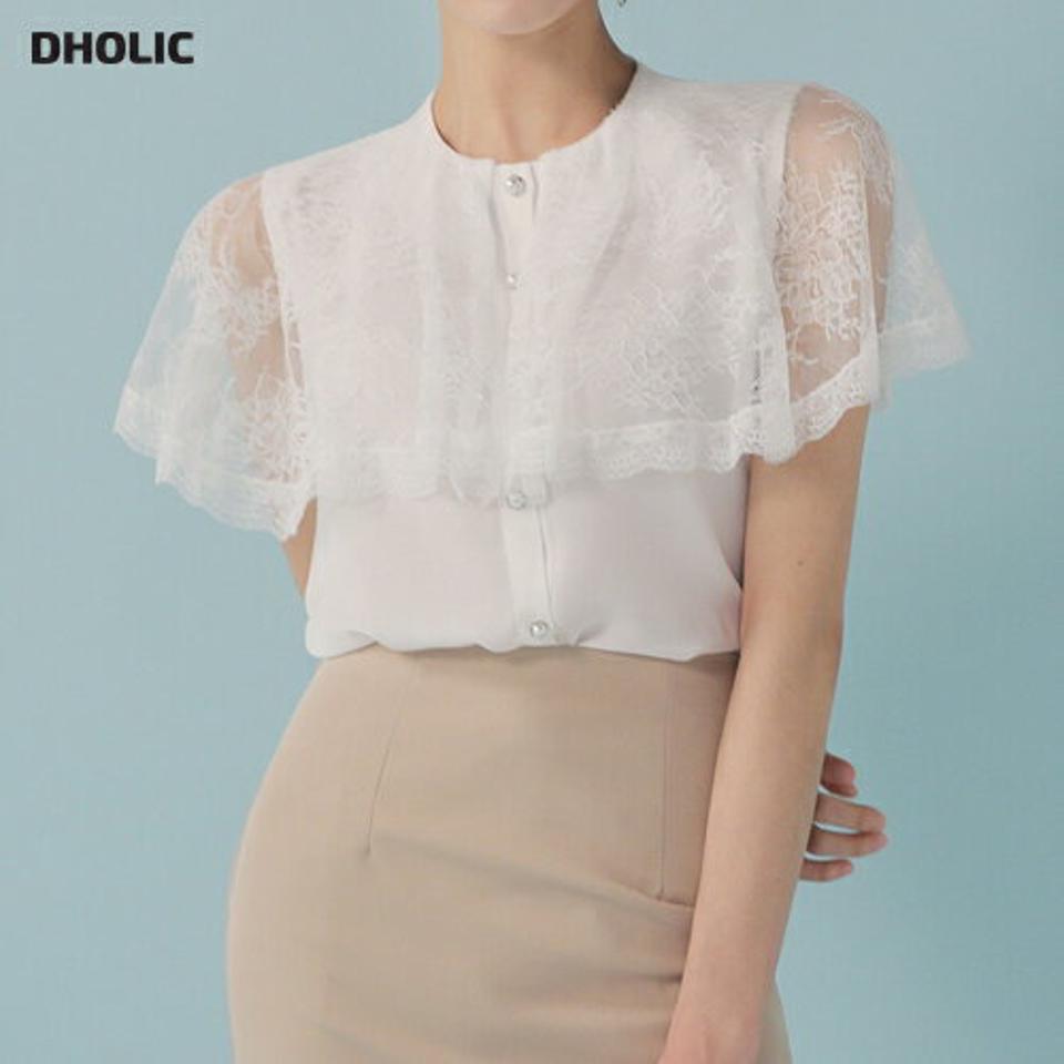 レースケープブラウス・全2色・t00270 レディース 【bl】ブラウス トップス 半袖 レース 柄 模様 単色 フェイクパール ボタン 透け感 シアー 上品 フェミニン きれいめ ケープ 花柄 シースルー 春 夏 韓国ファッション ハイホリHIHOLLI
