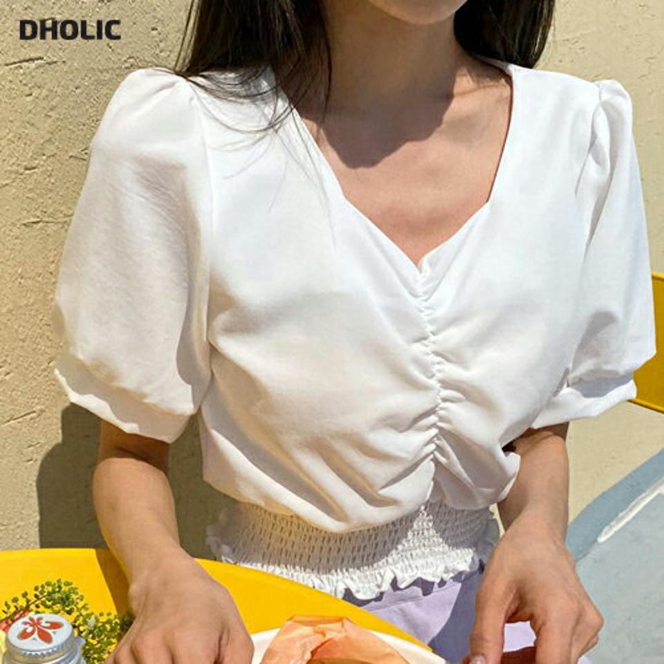 ダイヤモンドネックシャーリングブラウス・全4色・t67027 レディース 【bl】トップス ブラウス 半袖 デコルテ 鎖骨 単色 無地 フェミニン 大人 きれいめ 上品 オフィスカジュアル パフ袖 パフスリーブ クロップド丈 春 夏 韓国ファッション