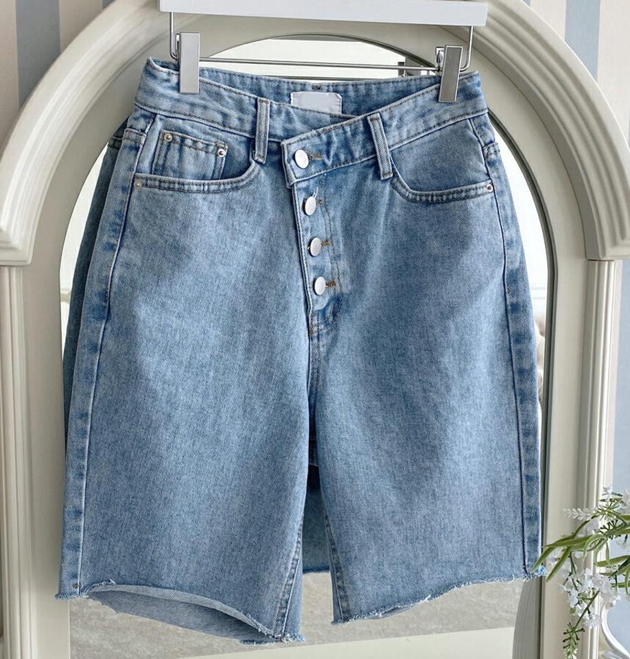 ダイアゴナルボタンハーフデニムパンツ・全1色・t67017 レディース 【pt】ハーフパンツ デニム 半ズボン パンツ カジュアル シンプル ユニーク ダイアゴナル カジュアル ハイウエスト 変形 ラフ 春 夏 韓国ファッション