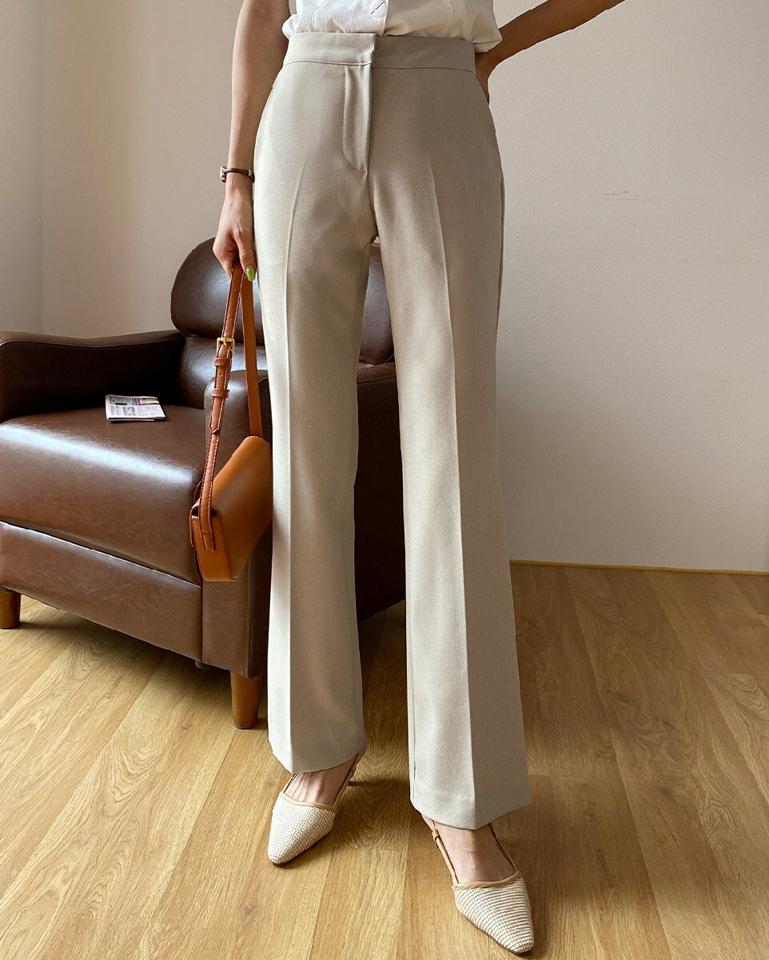 ストレートスラックス・全3色・t67214 レディース 【pt】スラックス パンツ ズボン ロングパンツ 単色 無地 シンプル ベーシック ストレート 大人 オフィスカジュアル カラーパンツ 水色 ダーツ 春 夏 秋 韓国ファッション