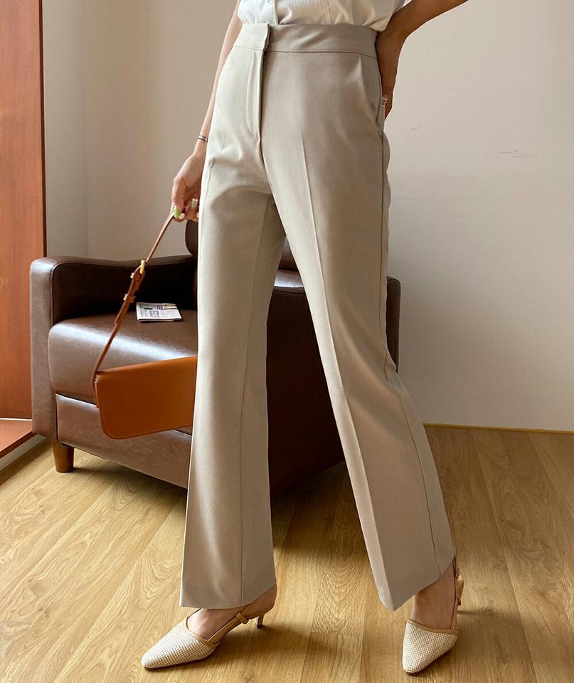 ストレートスラックス・全3色・t67214 レディース 【pt】スラックス パンツ ズボン ロングパンツ 単色 無地 シンプル ベーシック ストレート 大人 オフィスカジュアル カラーパンツ 水色 ダーツ 春 夏 秋 韓国ファッション