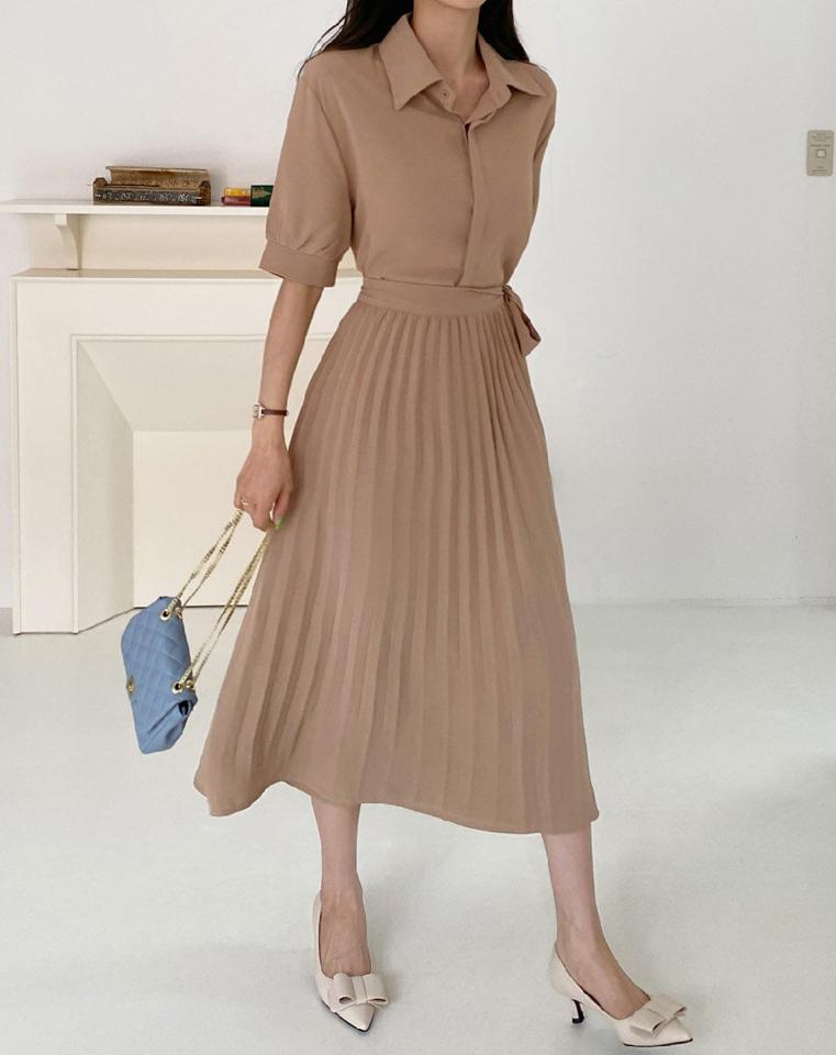 プリーツカラーラップワンピース・全2色・b67205 レディース 【ops】ワンピース ロング丈 ロングワンピース 半袖 ハーフスリーブ とろみ 襟 プリーツ 透け感 シアー シースルー ラップデザイン フェミニン 大人 春 夏 人気 韓国ファッション