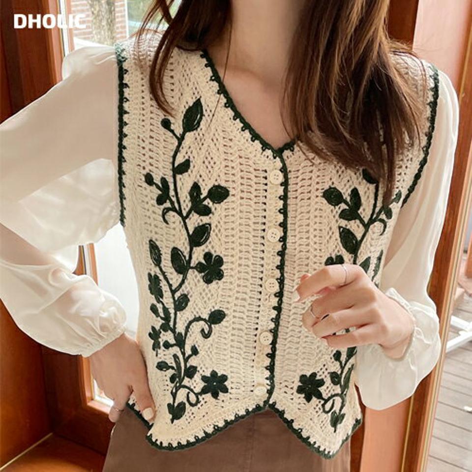 フローラルクロシェコントラストブラウス・全2色・b67196 レディース 【bl】トップス ブラウス クロシェ編み ニット 花柄 ガーリー レトロ かわいい 可愛い 異素材 透け感 シアー シースルー シフォン パフ袖 パフスリーブ 春 秋 韓国ファッション