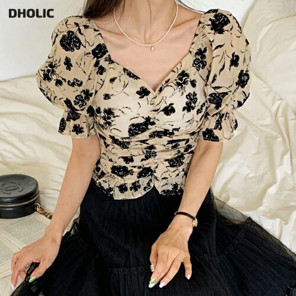 2WAYカップシャーリング花柄ブラウス・全2色・b00539 レディース 【bl】韓国ファッション トップス ブラウス 半袖 ハートネック シャーリング 花柄 フローラル フラワー ギャザー かわいい 可愛い シンプル カジュアル アンティーク柄 ベージュ フェミニン 夏 春 秋