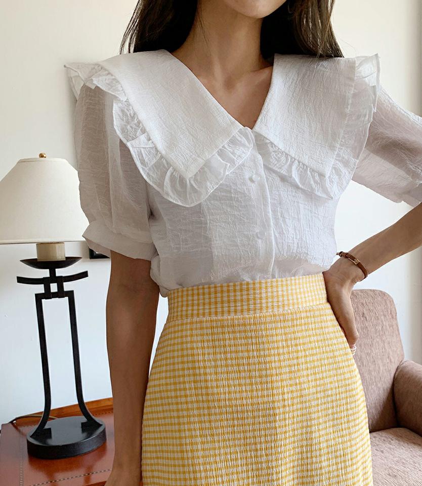 フリルビッグカラーパフブラウウス・全3色・t00569 レディース 【bl】韓国ファッション トップス ブラウス 半袖 ビッグカラー パフスリーブ フリル ギャザー かわいい 可愛い 無地 シンプル カジュアル フェミニン 体型カバー 夏 春 秋