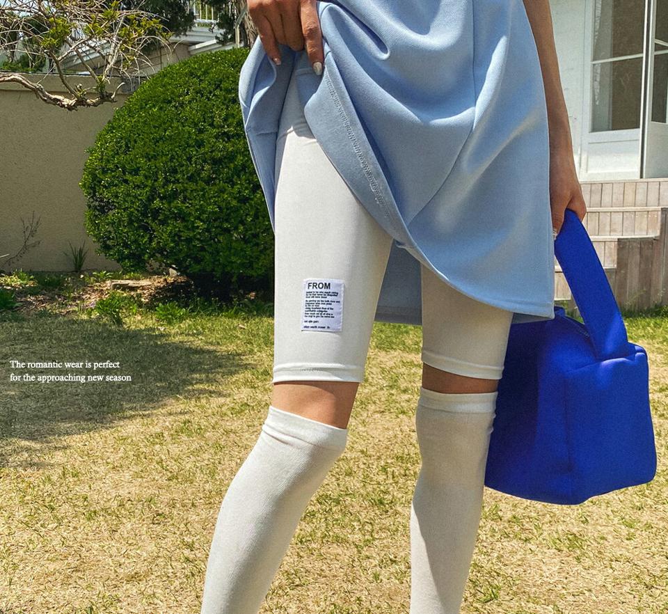 レタリングパッチストレッチハーフレギンス・全3色・t02183 レディース 【pt】半ズボン ハーフパンツ ハーフレギンス レギンス ロゴ カジュアル シンプル ラフ スポーツ ウエストゴム スポーティー 春 夏 韓国ファッション GOLFWEAR ゴルフウェア