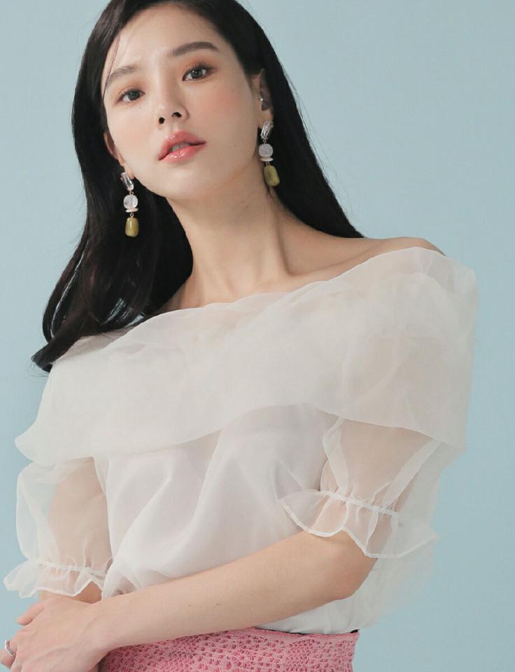 オーガンジーオフショルダーブラウス・全3色・t00274 レディース 【bl】ブラウス トップス 半袖 オフショルダー 単色 無地 華やか シアー透け感 ふんわり 二の腕カバー 肌見せ 肩出し 春 夏 フェミニン かわいい 韓国ファッション ハイホリHIHOLLI