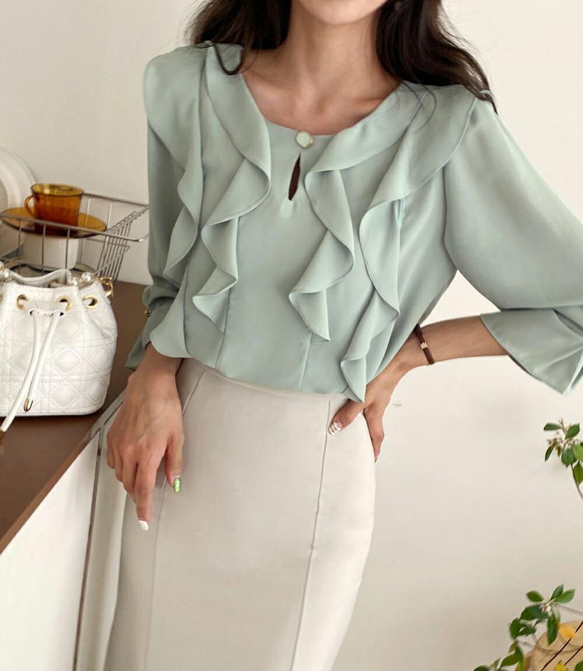 ラッフルウェーブボタンブラウス・全4色・t00714 レディース 【bl】トップス ブラウス 七分袖 七分丈 7分袖 7分丈 フリル ラッフル 単色 フェミニン きれいめ 上品 かわいい 大人 オフィスカジュアル 学校行事 ピンク 春 夏 韓国ファッション