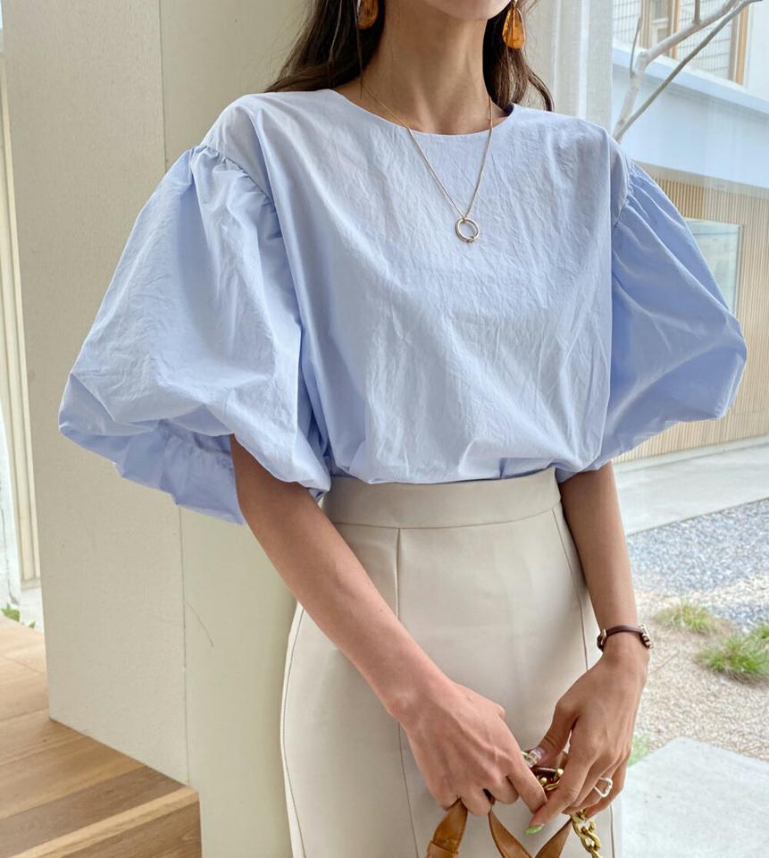 バルーンスリーブラウンドブラウス・全4色・t00745 レディース 【bl】トップス ブラウス 半袖 ハーフスリーブ パフスリーブ バルーンスリーブ ボリューム袖 袖コン 単色 無地 シンプル フェミニン 大人 水色 二の腕カバー 春 夏 韓国ファッション