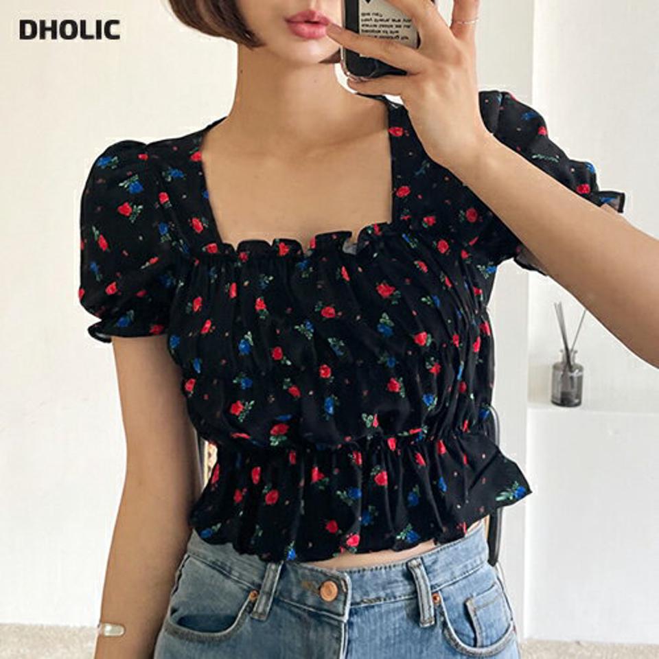 ローズシャーリングブラウス・全3色・t67272 レディース 【bl】韓国ファッション トップス ブラウス 半袖 スクエアネック ローズ シャーリング 花柄 フローラル フラワー クロップド丈 かわいい 可愛い シンプル カジュアル フェミニン y2k 夏 春 秋