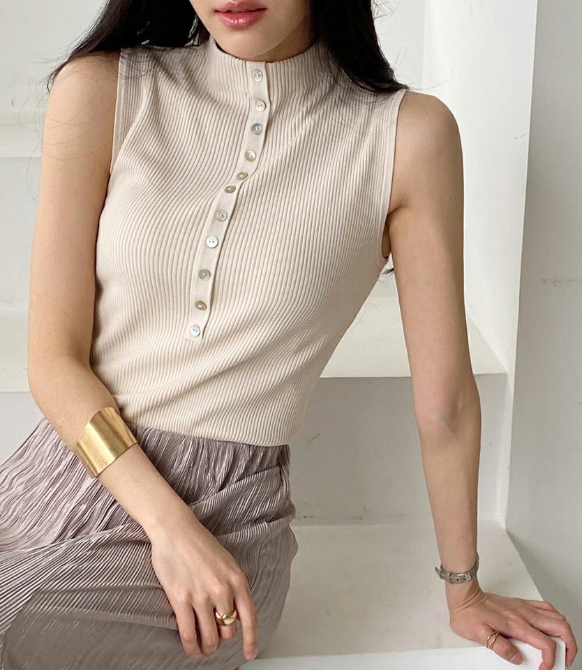 ボタンニットノースリーブ・全5色・t00479 レディース 【tops】トップス ニット ノースリーブ スリーブレス 単色 ボタン 無地 シンプル ハーフネック ロング丈 春 夏 爽やか パステル カジュアル 韓国ファッション ハイホリHIHOLLI