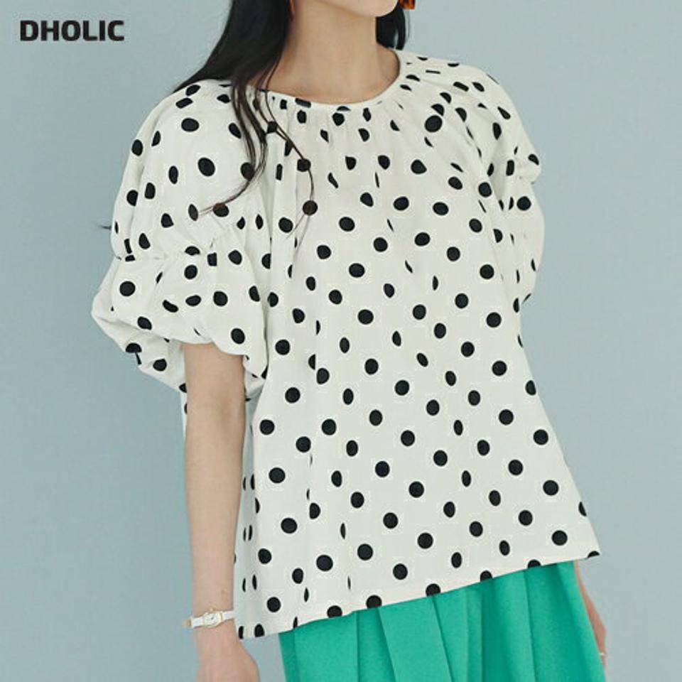 コインドットパフブラウス・全2色・t00279 レディース 【bl】ブラウス トップス 半袖 柄 模様 ドット パフスリーブ パフ袖 モノトーン 春 夏 フェミニン カジュアル ラウンドネック ゆったり 綿 コットン 韓国ファッション ハイホリHIHOLLI