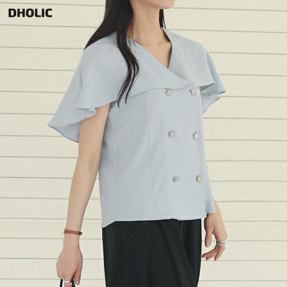ケープダブルボタンブラウス・全3色・b00288 レディース 【bl】ブラウス トップス 半袖 パステル ケープ ボタン 単色 無地 シンプル Vネック デコルテ 体型カバー 春 夏 フェミニン 上品 水色 大人 二の腕カバー 韓国ファッション ハイホリHIHOLLI